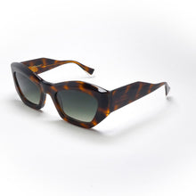 Load image into Gallery viewer, sunglasses GIGI STUDIOS model 6736 color 2

