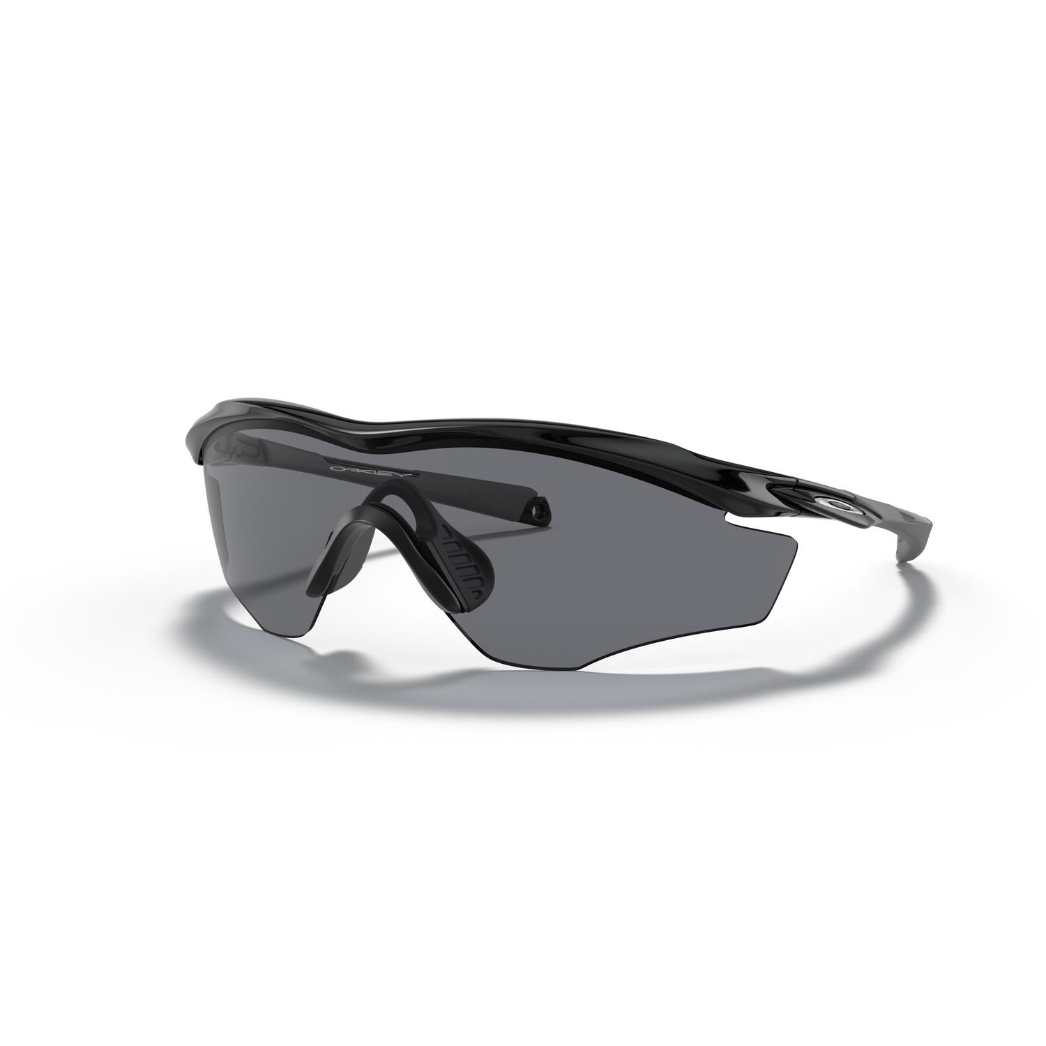 SUNGLASSES OAKLEY MODEL 9343 COLOR 934301 ANGLED VIEW