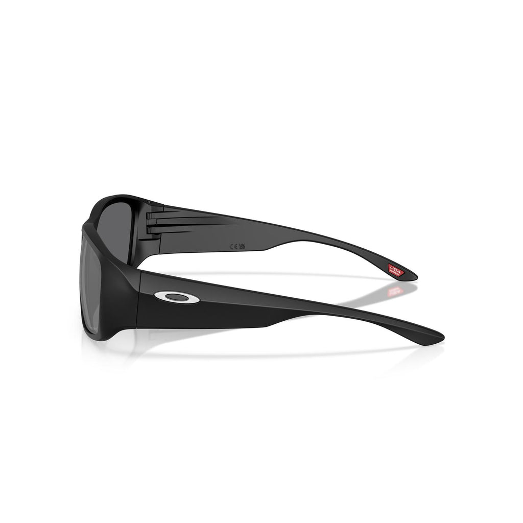 SUNGLASSES OAKLEY MODEL 9521 COLOR 952103 SIDE VIEW