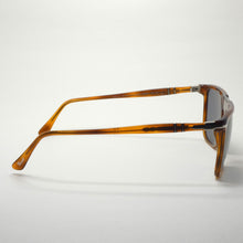 Load image into Gallery viewer, sunglasses persol 3225 96/56 size 56 side view
