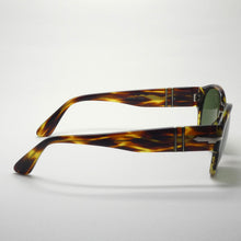 Load image into Gallery viewer, sunglasses persol 3220 938/52 size 52 side view

