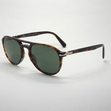 Load image into Gallery viewer, sunglasses persol 3235 24/31 size 55 angled view
