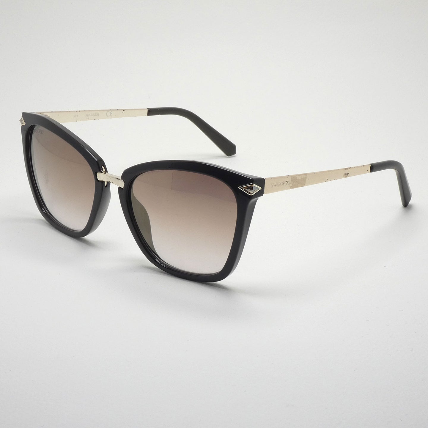 Sunglasses Swarovski SK 152 48G size 54 angled view