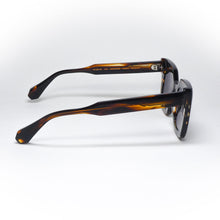 Load image into Gallery viewer, sunglasses gigistudios 6420 color 2 side view

