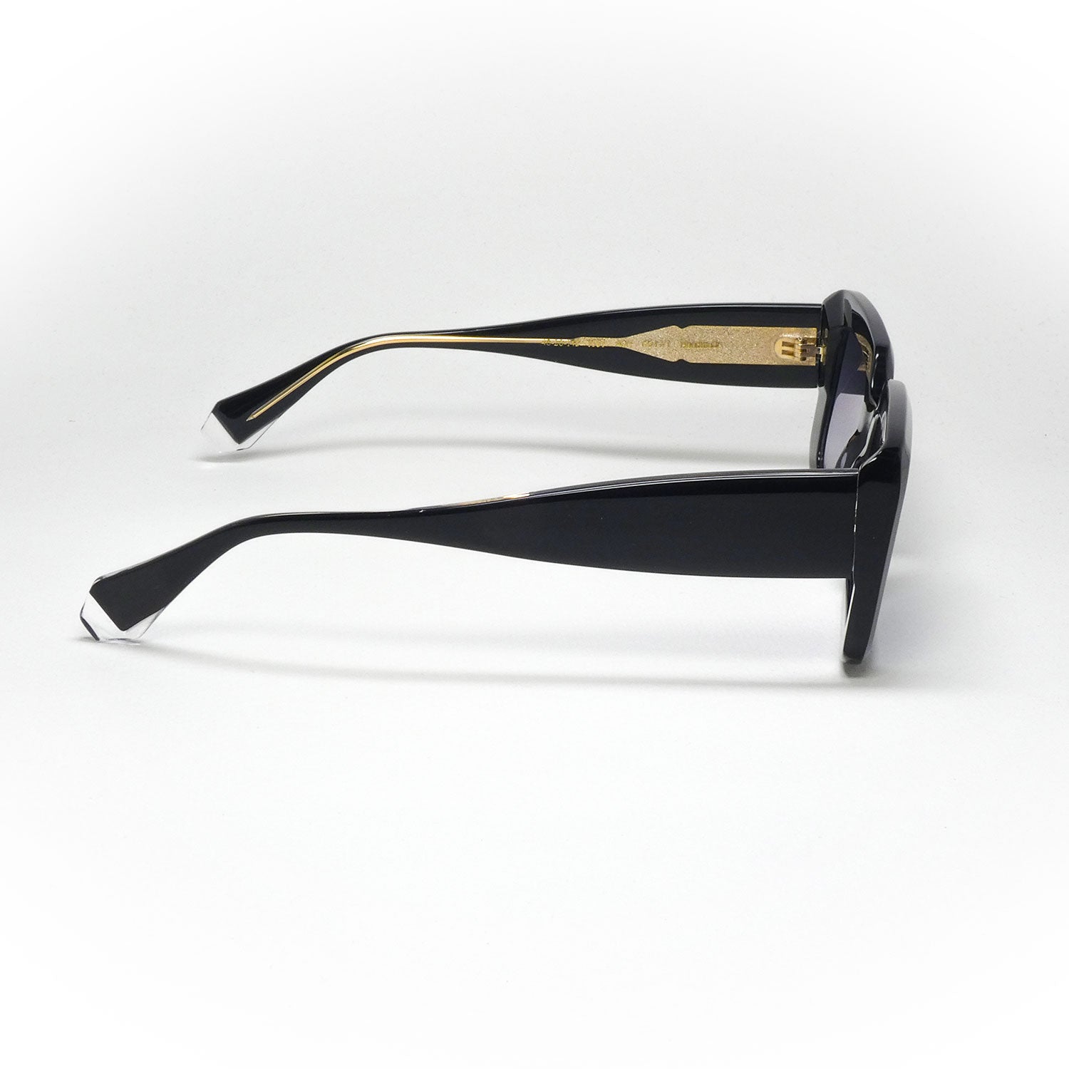 sunglasses GIGISTUDIOS MODEL 654, COLOR 6547/1