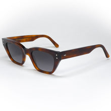 Load image into Gallery viewer, sunglasses monokel model memphis color amber angled view
