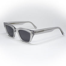 Load image into Gallery viewer, sunglasses monokel model memphis color grey angled view
