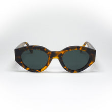 Load image into Gallery viewer, sunglasses monokel model polly color havana front view

