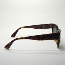 Load image into Gallery viewer, sunglasses persol 3231 24/31 size 51 side view

