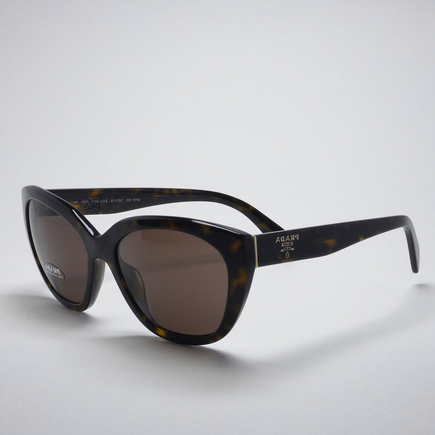 prada-16x-2au-8c1